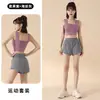Conjunto esportivo de verão para mulheres com bojo embutido, regata, shorts de falso duas peças, cintura alta, secagem rápida, para fitness, corrida matinal, roupa de yoga
