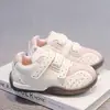 Moda Infantil Versátil Sapatos Esportivos 2026 Primavera/Outono Novo Estilo Sapatos Cortez de Bolinhas para Meninas Tênis de Treino Alemão Casual para Meninos