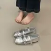 Sapatos Mary Jane Vermelhos Retrô com Laço para Mulheres 2026 Primavera/Verão Tira Rasa Prata Sapatilhas