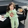 Conjunto de moletom infantil para início de outono com laço de desenho animado, novo design de manga longa e gola redonda, conjunto de duas peças popular e estiloso para primavera e outono