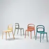 Silla de plástico estilo nórdico con respaldo engrosado, silla de comedor apilable simple para balcón exterior para espacios pequeños