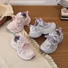Zapatos Deportivos Ligeros para Niñas 2026 Nuevo Estilo Niños Versión Coreana Suela Gruesa Zapatos Papá Niña Suela Suave Antideslizantes Zapatos para Correr Modernos