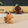 Sándalo Verde Ultraman Cadena para Teléfono Móvil Talla en Madera Pequeño Monstruo Colgante Artesanía Creativa Decoración Colgante para Bolsos Accesorios DIY Colgante