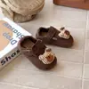 Birkenstocks de Desenho Animado para Meninas Bebê Sapatos Únicos Fofos Novos para Primavera e Outono Sapatos Infantis Estilosos Pequenos Sapatos de Couro para Meninas