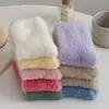 Calcetines de terciopelo de visón para mujer al por mayor otoño e invierno japoneses lindos calcetines para dormir para mujer de media pantorrilla color liso engrosados calcetines para el suelo calcetines de postparto