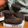 Botas de nieve cálidas con forro de forro polar esmerilado para mujer 2026 Estilo coreano moderno nuevas botas cortas de invierno vintage con punta ancha y suela gruesa tipo Birkenstock