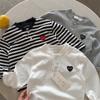 Camisa Polo Infantil 2026 Nova Coleção Outono Meninos e Meninas Camisa Polo Gola V Coração Camiseta Listrada Manga Longa Bebê