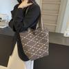 Bolsa de Ombro Preto e Branco Grande Capacidade Bolsa de Compras Bolsa de Mão Ombro Listrada Moda Versátil Tricotada Contraste Sacola Tote