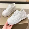 Zapatos Blancos para Mujer 2026 Verano Nuevo Estilo Suela Gruesa Que Aumentan la Altura Transpirables Zapatos de Plataforma Venta Caliente Versátiles Antideslizantes Zapatos Deportivos Casuales