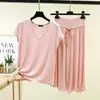 Conjunto de dos piezas de verano para casa, talla grande, holgado, de modal: camiseta de manga corta con cuello en V y pantalones cortos de cintura alta con cordón y dobladillo con volantes
