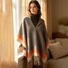 Nuevo chal con bloques de color y flecos para mujer, otoño e invierno, cachemir sintético, engrosado y cálido, capa versátil y elegante