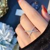 Personalidade da moda X Ring Feminino ins Estilo Frio Nicho Sensação Avançada Elegante Internet Celebridade Luz Luxo Nicho Design Anel de Dedo