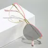 Armazones de Gafas de Dos Tonos Estilo Ojo de Gato de Moda Transfronterizos 2025 con Patas de Metal con Resorte y Lentes Fotocromáticas para Miopía