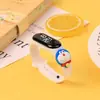Pulseira de desenho animado de explosão quente de fábrica, relógio eletrônico de boneca LED, relógio de pulso à prova d'água com toque para meninos e meninas, atacado