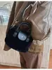 Bolso Peludo Portátil Transfronterizo para Mujer 2026 Nuevo Lindo de Peluche para Viajes Diarios Bolso Cubo Bajo el Brazo Bolso de Hombro Cruzado de Moda