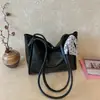 2026 Verano Nuevo Estilo Casual Simple Color Sólido Bolso para Viajes Diarios Bolso Tote Versátil Bolso de Hombro Al por Mayor Bolso de Mujer