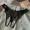 Fabricantes de lencería sexy suministro al por mayor encaje moño pequeño entrepierna abierta cadera expuesta ropa interior para mujer 9694