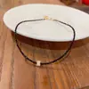 Serie de Collares de Cristal Negro Simple de Moda Vintage Exquisito Lujo Ligero Versátil Cadena de Clavícula de Gama Alta Súper Brillante para Mujeres
