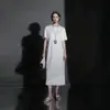 Vestido Casual de Moda Adelgazante de Color Sólido con Cuello Redondo y Manga Corta Minimalista Versátil Petite Verano 2026 Nuevo de Moda