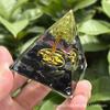 Presente Transfronteiriço Pirâmide de Cristal Cascalho de Cristal Cola Resina Ornamento Artesanal para Mesa de Casa Presente