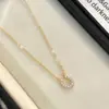 Bajo el Árbol Banyan Plata de Ley S925 Lujo Ligero Chapado en Oro de 14K Collar con Forma de Herradura en U para Mujer, Cadena para Clavícula Exquisita Mini Versátil de Moda