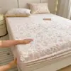 Juego de tres piezas de funda de colchón de terciopelo de leche bordado engrosado, fresco y simple, protector de cobertura completa cálido de vellón para colchón de invierno