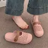 Sandálias Perfuradas Florais Birkenstock para Mulheres, Novo Modelo Verão 2026, Chinelos Mary Jane Respiráveis Antiderrapantes para Uso Externo para Mulheres