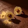 Pendientes Ámbar Marrón Maillard Nuevos Populares Pendientes de Botón Estilo Hong Kong para Mujer Color Café Lujo Ligero Pendientes de Gama Alta
