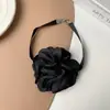 Colar de Flor Rosa Negra Feminino Luxo Leve Nicho High-end Corrente para Clavícula Gargantilha Acessórios para Pescoço