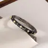 Pulsera Italiana Cepillada de Lujo Ligero Negro Oro Incrustada con Diamantes para Mujer, Pulsera Abierta Retro a la Moda, Exquisita Joyería Estilo Palacio