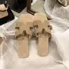 Sandálias Slip-On Estilo Coreano para Mulheres, Novas Sandálias Rasteirinhas Quadradas de Verão 2025, Sapatos de Praia Versáteis Casuais da Moda