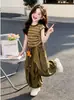 Conjunto de Niña 2026 Verano Nueva Moda Infantil Súper Lindo Chaleco Rayado de Manga Corta Pantalones Cargo Sueltos para Bebé
