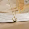 Colar para Mulheres, Flor de Zircônia Bauhinia Giratória da Moda Nicho Moda Novo Design Pingente Titânio Aço Colar de Temperamento