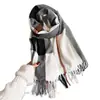 Bufanda Chal Versátil de Lujo Artístico Imitación Cachemir Otoño/Invierno Código Protección contra el Frío Cálido para Viajar con Estilo Bufanda de Cuadros con Borlas