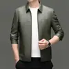 Nueva Chaqueta de Cuero Pu para Hombre Haining Ajustada Corta Cuello Solapa Primavera y Otoño 2025 Chaqueta Abrigo de Cuero para Hombres Jóvenes y de Mediana Edad