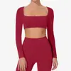 Top de yoga quadrado de manga comprida para outono e inverno para mulheres, de secagem rápida, adequado para corrida ao ar livre e esportes, com bojo embutido no peito e design escovado e justo para fitness