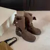 Nueva versión en piel suave, aumento de altura de 4.5 cm, tacón grueso estilo Maillard, plataforma, detalle de hebilla, botines estilo Martin, botines de tacón alto para mujer, colección de otoño