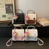 Bolsa de Ombro Dupla Moda Transfronteiriça para o Dia a Dia Feminina 2026 Nova Mochila de Viagem de Grande Capacidade Estilo Escolar Bolsa para Livros de Aula