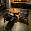 Restaurante Occidental de Moda Combinación de Mesa y Sillas Restaurante Temático Silla de Ratán Madera Maciza Restaurante de Cocina Fusión Mesa y Sillas de Comedor