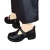 Sandálias Femininas Macias de Solado Novo 2026 Sandálias de Tira Retro Mãe Casuais Bico Redondo Confortáveis Sapatos de Couro Sapatos para Meia-Idade Sapatos Franceses Simples