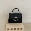 Bolso Pequeño Retro de Gama Alta para Mujer, Nuevo Modelo 2026, Bolso Cruzado Exquisito y Versátil, Bolso de Mano de Moda y Súper Popular