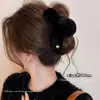 Presilha de cabelo estilo vintage que não danifica os fios, na cor café com toque de luxo, presilha de tubarão de pelúcia, acessório de cabelo fofo e doce para penteados presos.