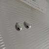Pendientes de botón de metal redondos plisados con aguja de plata, pendientes retro sencillos franceses, pendientes elegantes de alta calidad, venta al por mayor de fábrica