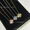 Tienda de Oro Más Vendida Mismo Estilo Trébol Flor Individual Collar Cadena Clavícula Láser Moda Simple Popular Transmisión en Vivo Venta al por Mayor Fábrica