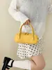 2026 Nuevo Modelo Bolso de Bowling con Patrón de Lichi Blanco Crudo para Mujer, Bolso de Hombro Cruzado de Gama Alta, Bolso de Mano Versátil para el Día a Día