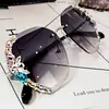 Gafas de Sol Estilo Nuevo 2026 para Mujer, Anti-UV, Protección Solar, Adelgazantes para Rostro Redondo, Populares Gafas de Sol con Pedrería para Mujer, Tendencia Estilo Coreano Ins