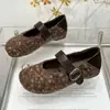 Sapatos Mary Jane Planos Estilo Retrô para Mulheres Outono e Inverno 2026 Bico Redondo de Lã Tira com Fivela Mocassins Quentes com Forro de Lã Sapatos Birkenstock