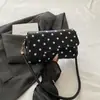 Bolso sencillo y moderno de lunares, nuevo lanzamiento fresco de otoño 2026, bolso de hombro de gran capacidad, bolso de mano cuadrado pequeño y moderno para mujer