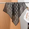 Lenço de algodão e linho espinha de peixe para primavera e outono, lenço quadrado pequeno feminino de outono e inverno, xale quente versátil, lenço de seda elegante, lenço de cabeça
