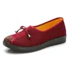 Zapatos de tela de Beijing de primavera y verano para mujer, ligeros, transpirables, zapatos de leche, zapatos planos para mujer, suela suave antideslizante, zapatos para señoras mayores